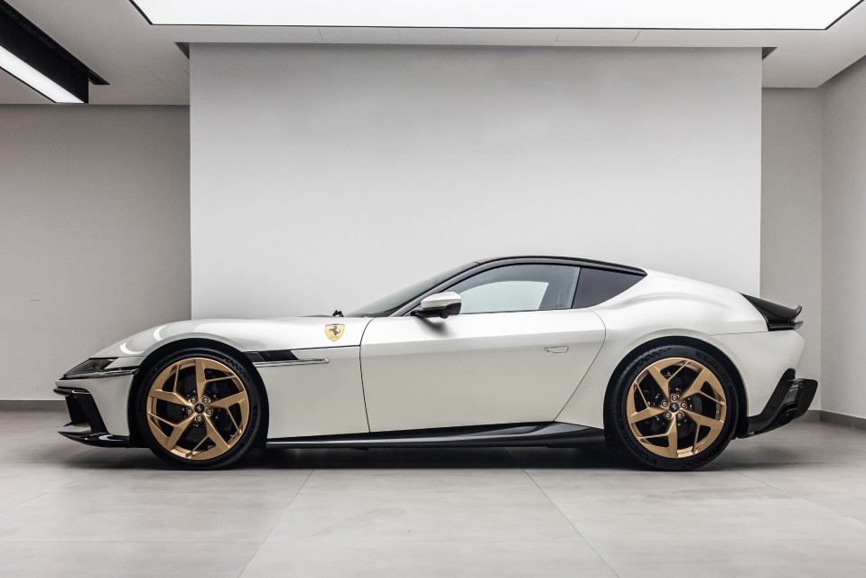 2025 FERRARI 12CILINDRI ATELIER – FULL CARBON EXTERIOR | TAILORED SPEC | 7-YEAR MAIN DEALER SERVICE